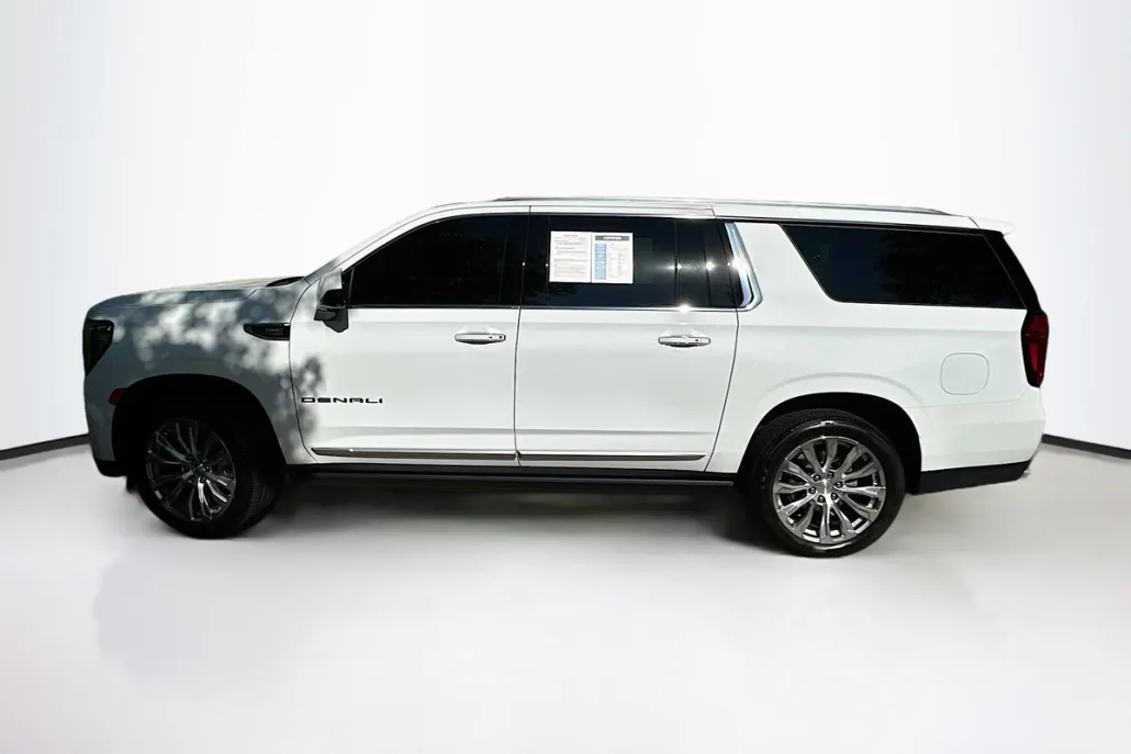 2023 Gmc Yukon XL Denali photo 1