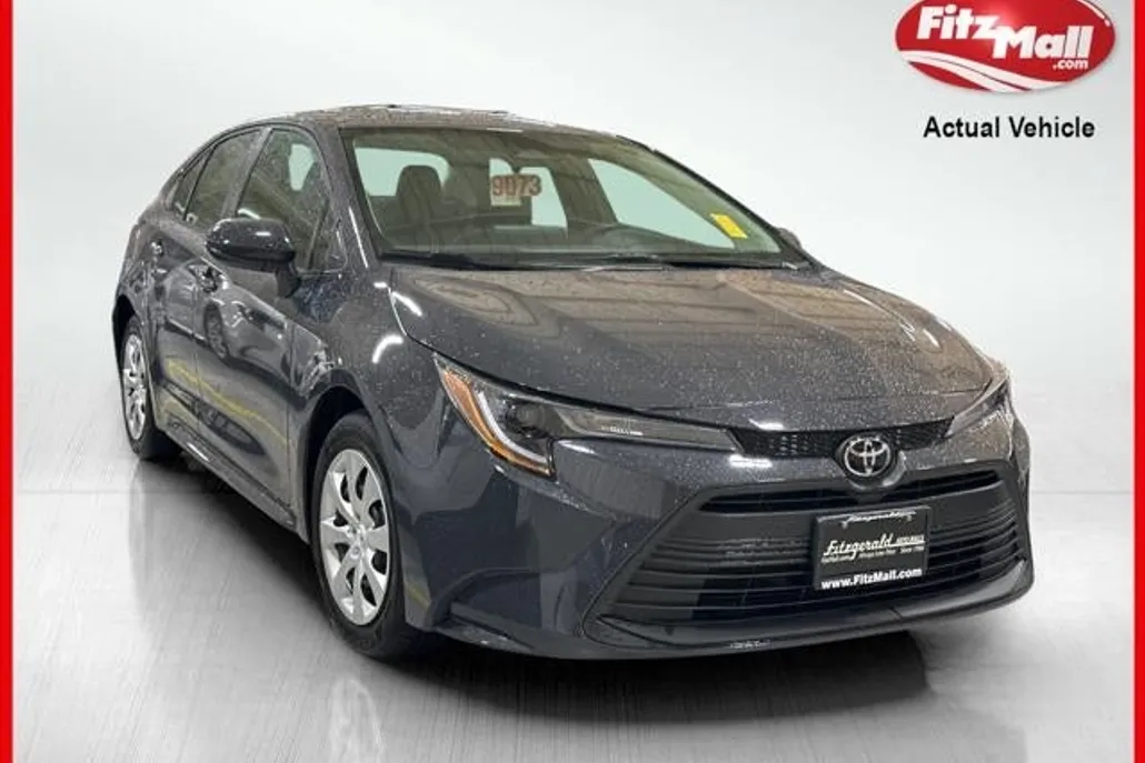 2024 Toyota Corolla LE photo 1