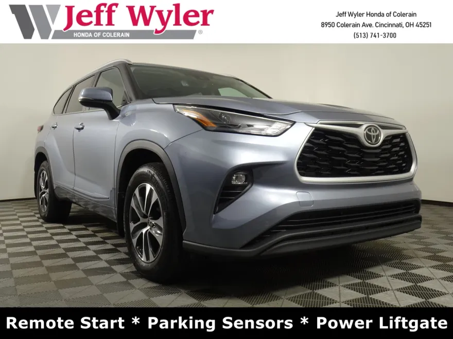 2023 Toyota Highlander XLE photo 1