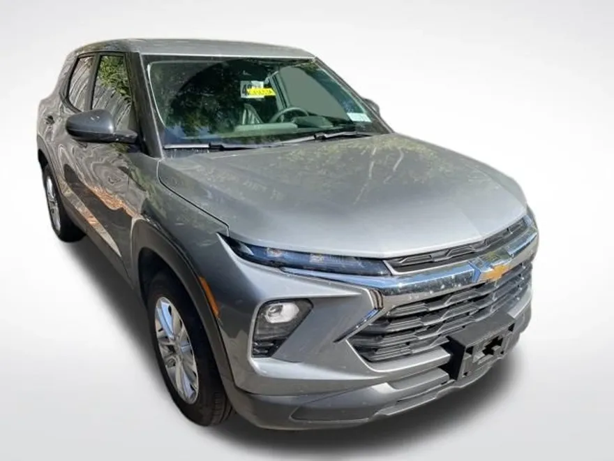 2025 Chevrolet Trailblazer LS photo 1
