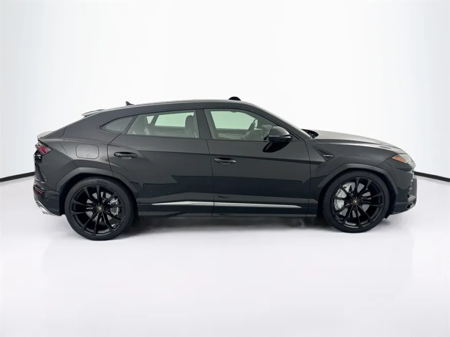2021 Lamborghini Urus Base photo 1