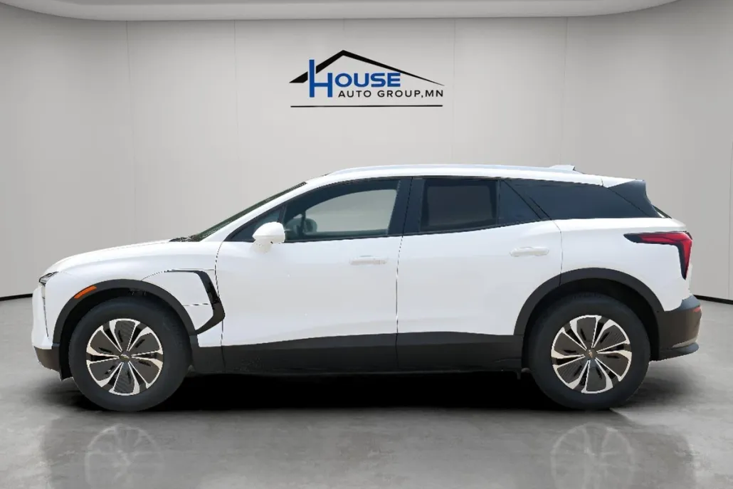 2025 Chevrolet Blazer EV photo 1