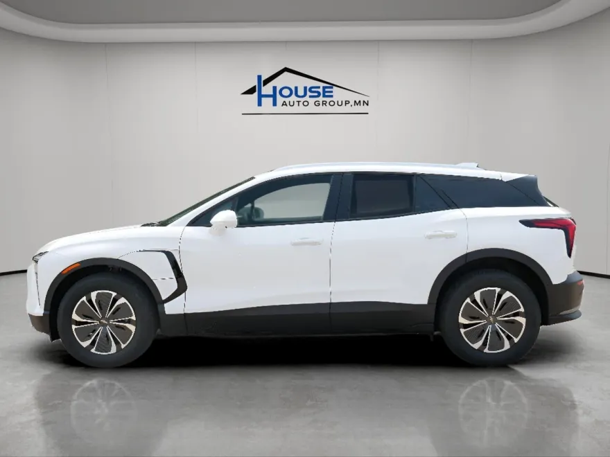 2025 Chevrolet Blazer EV photo 1