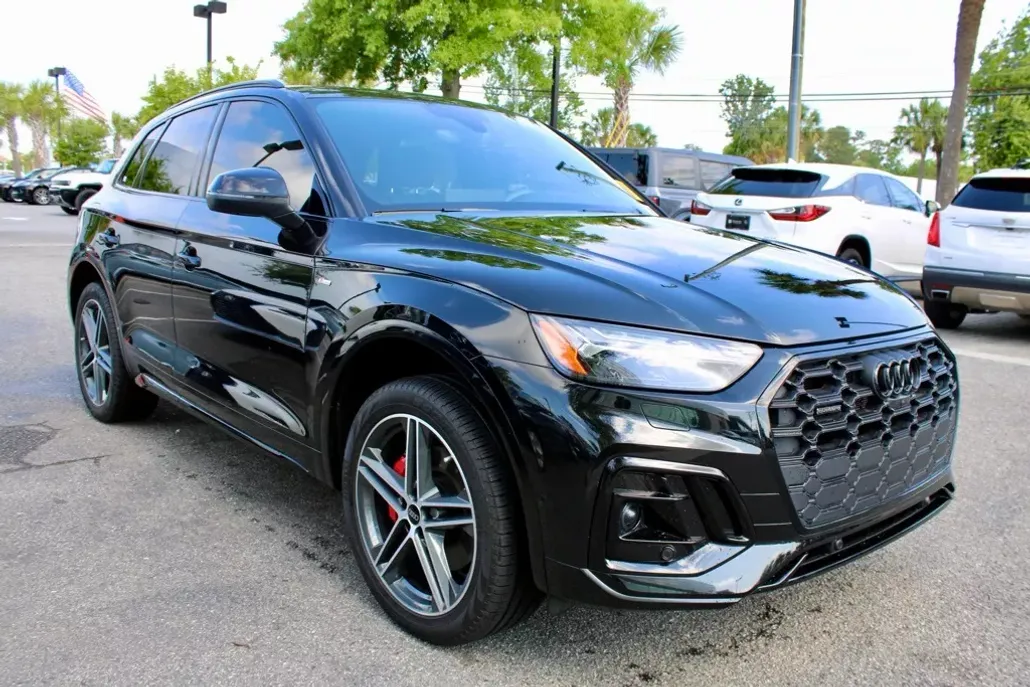 2024 Audi Q5 S line Prestige 55 TFSI Premium photo 1