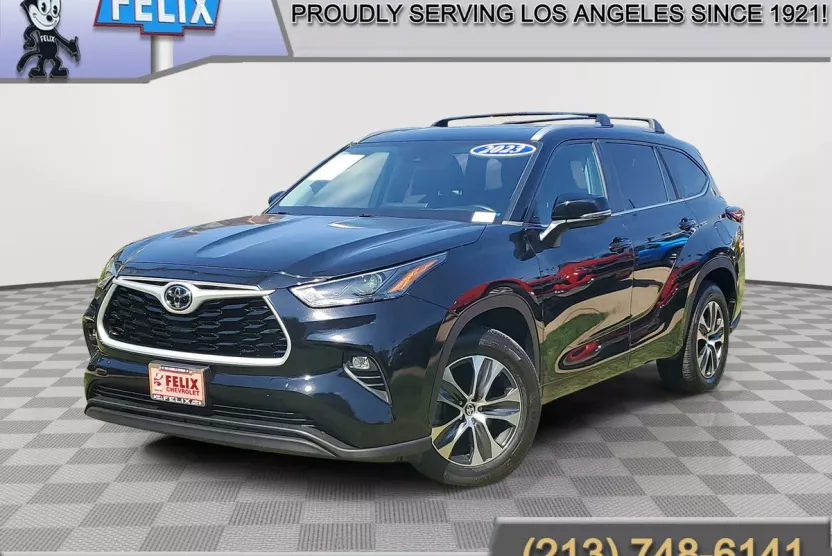 2023 Toyota Highlander XLE photo 1