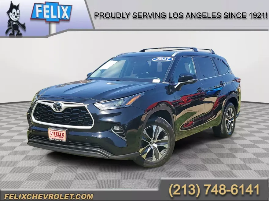 2023 Toyota Highlander XLE photo 1