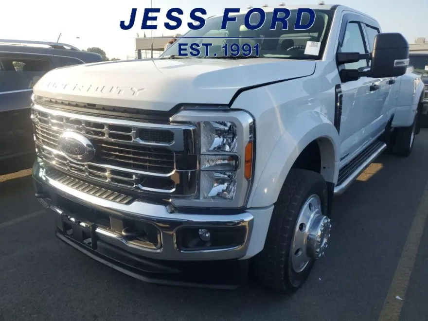 2023 Ford F-450 XLT photo 1