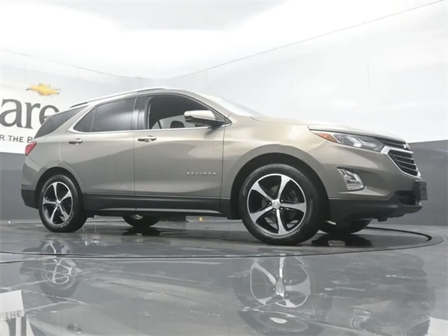 2019 Chevrolet Equinox LT photo 1