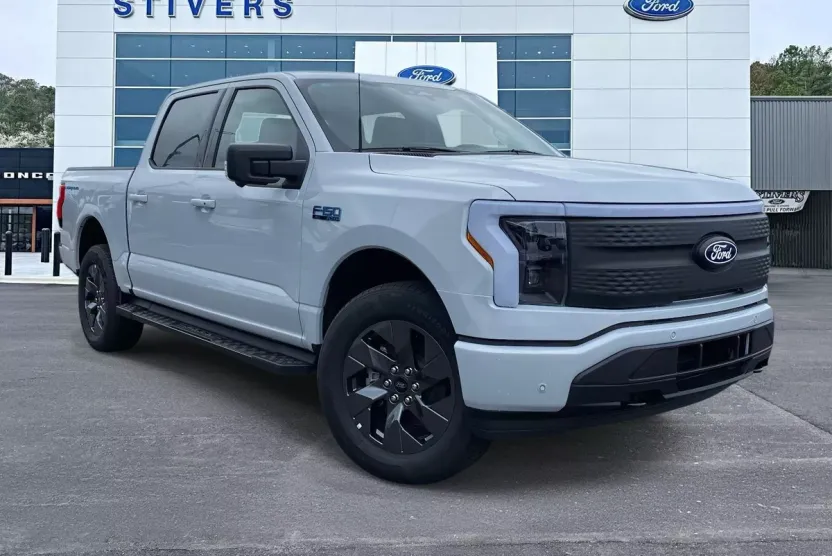 2025 Ford F-150 Lightning photo 1