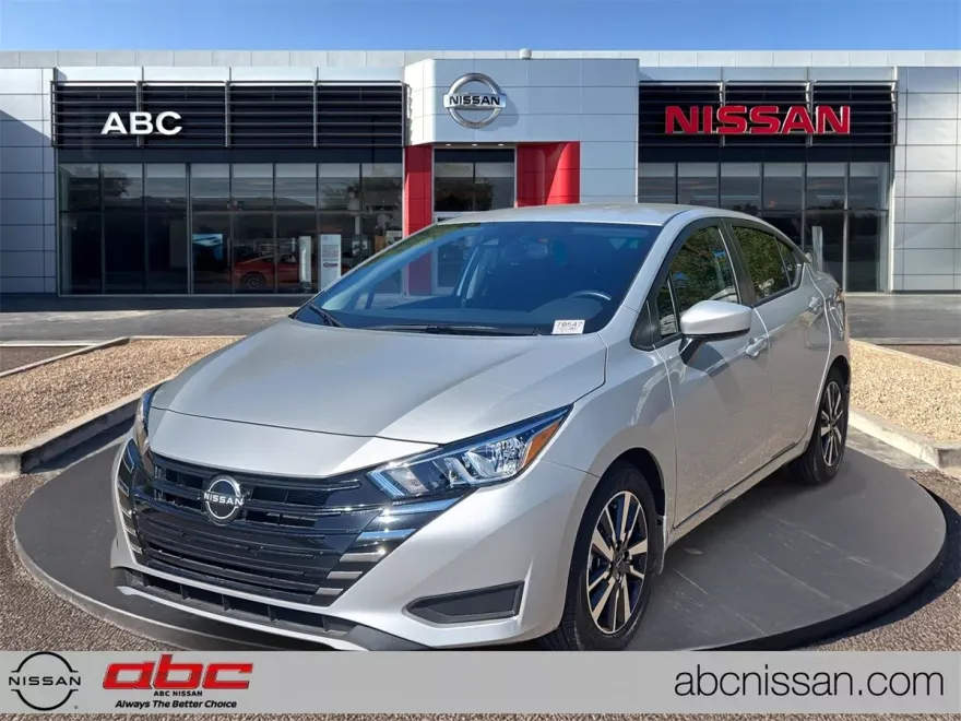 2024 Nissan Versa 1.6 SV Sedan photo 1