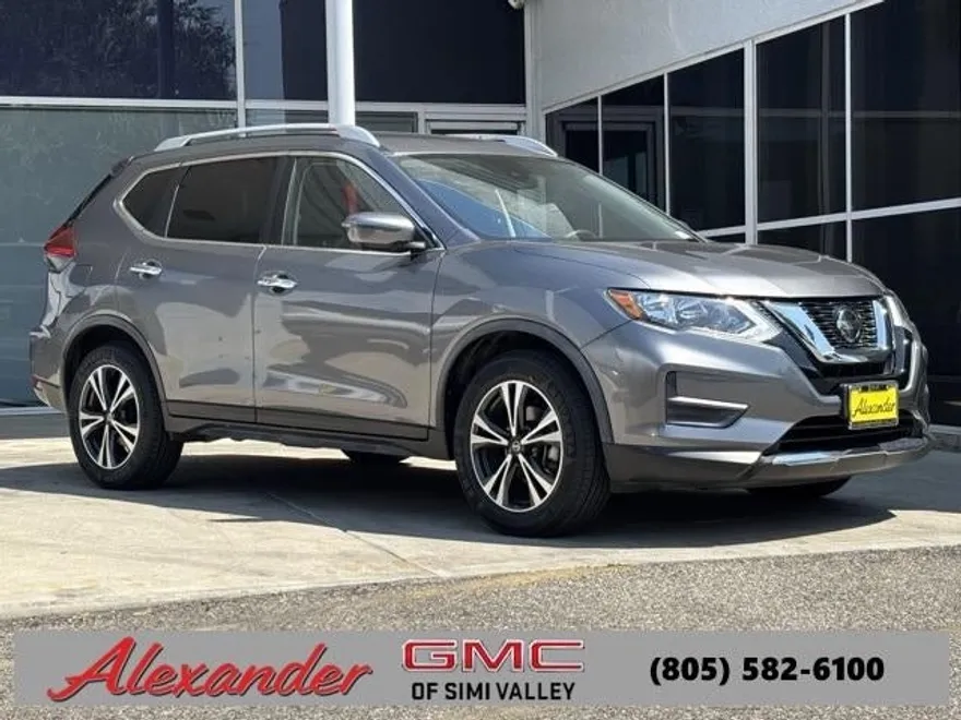 2020 Nissan Rogue SV photo 1