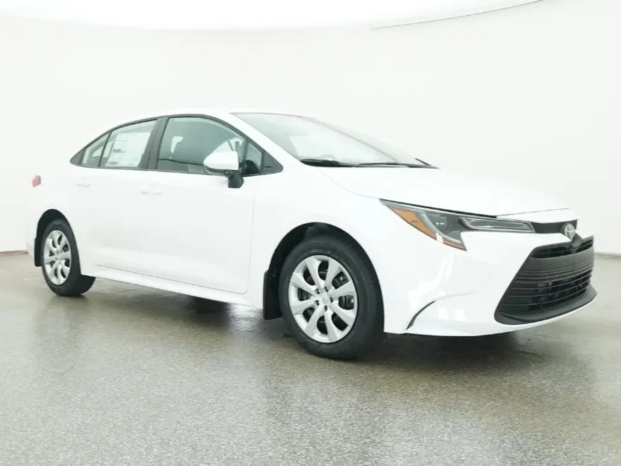2026 Toyota Corolla LE photo 1