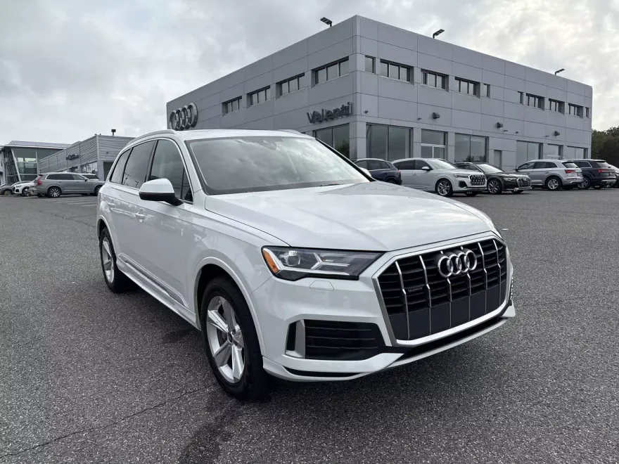 2022 Audi Q7 Premium photo 1