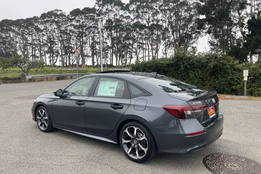 2025 Honda Civic Hybrid Sport Touring photo 1