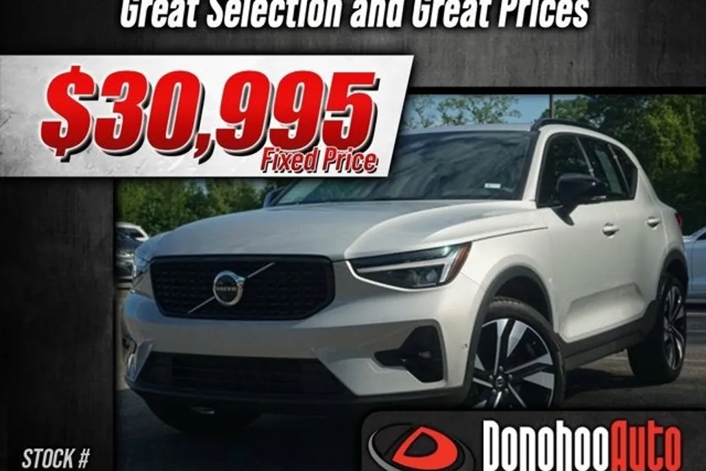 2025 Volvo XC40 Plus photo 1