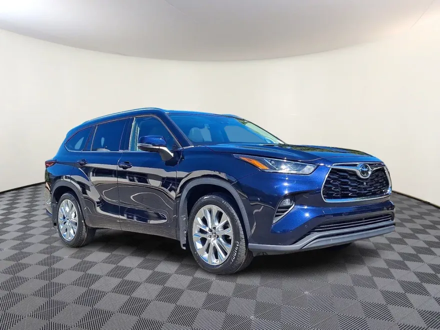2021 Toyota Highlander Limited photo 1
