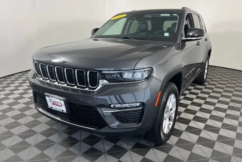2022 Jeep Grand Cherokee Limited photo 1
