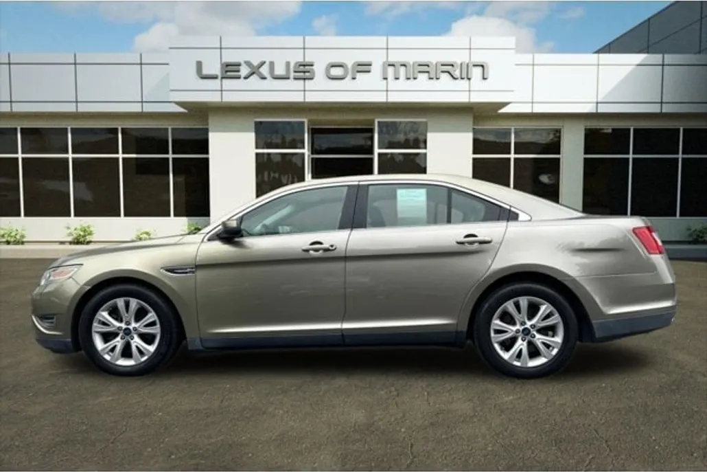 2012 Ford Taurus SEL photo 1