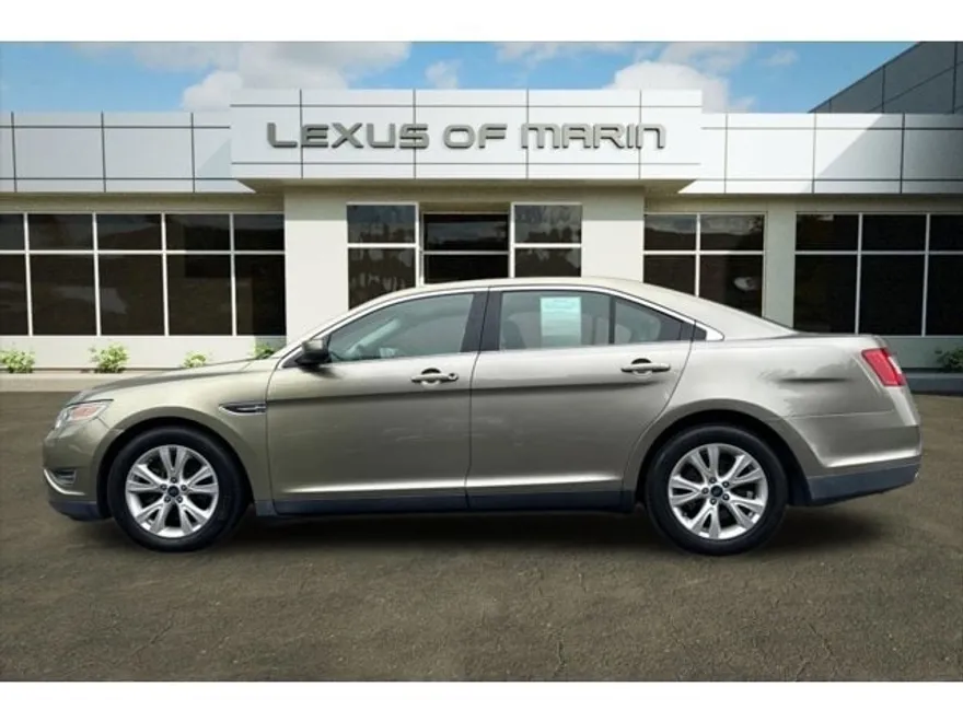2012 Ford Taurus SEL photo 1