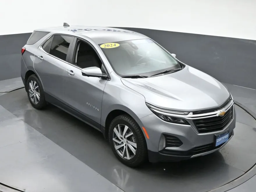 2024 Chevrolet Equinox LT photo 1