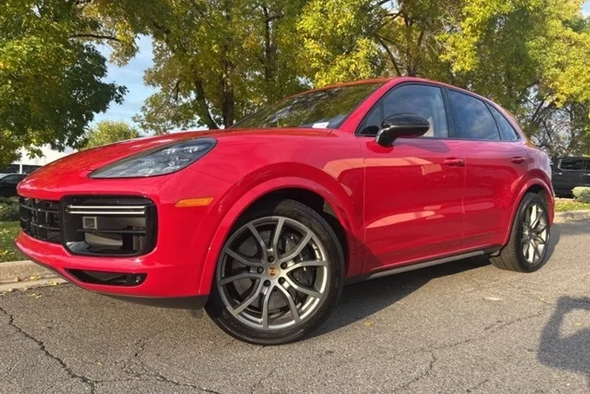 2023 Porsche Cayenne Turbo photo 1