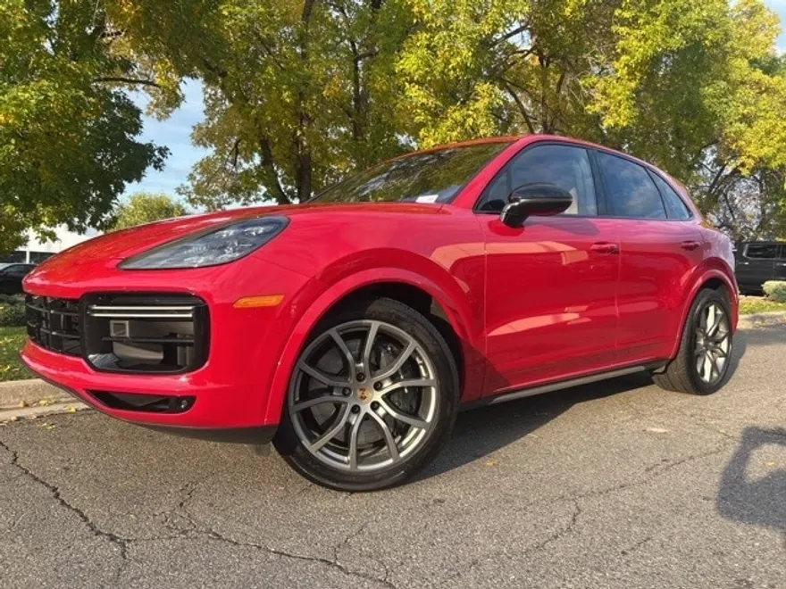 2023 Porsche Cayenne Turbo photo 1
