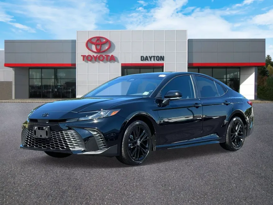 2025 Toyota Camry SE photo 1