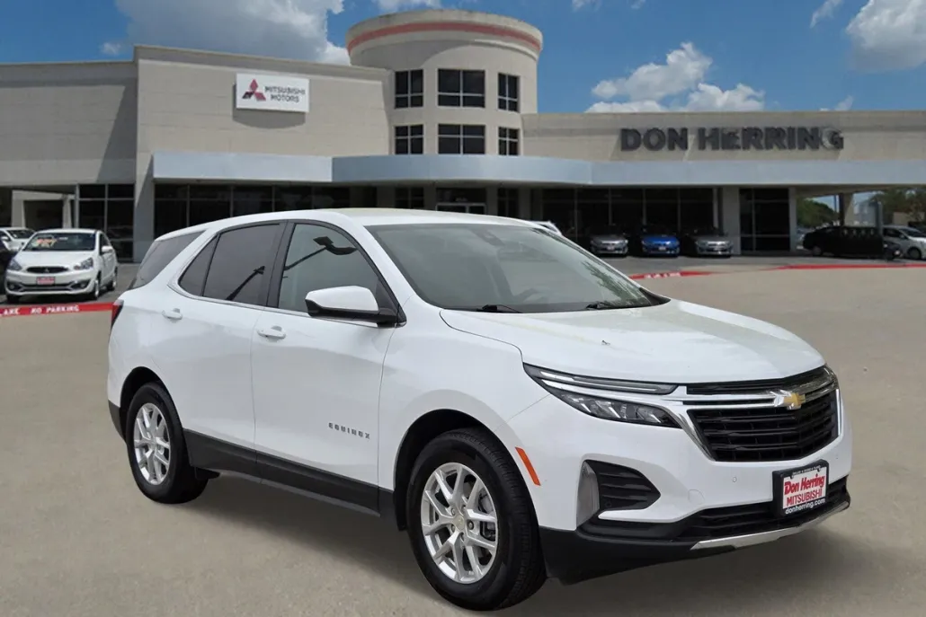 2024 Chevrolet Equinox LT photo 1
