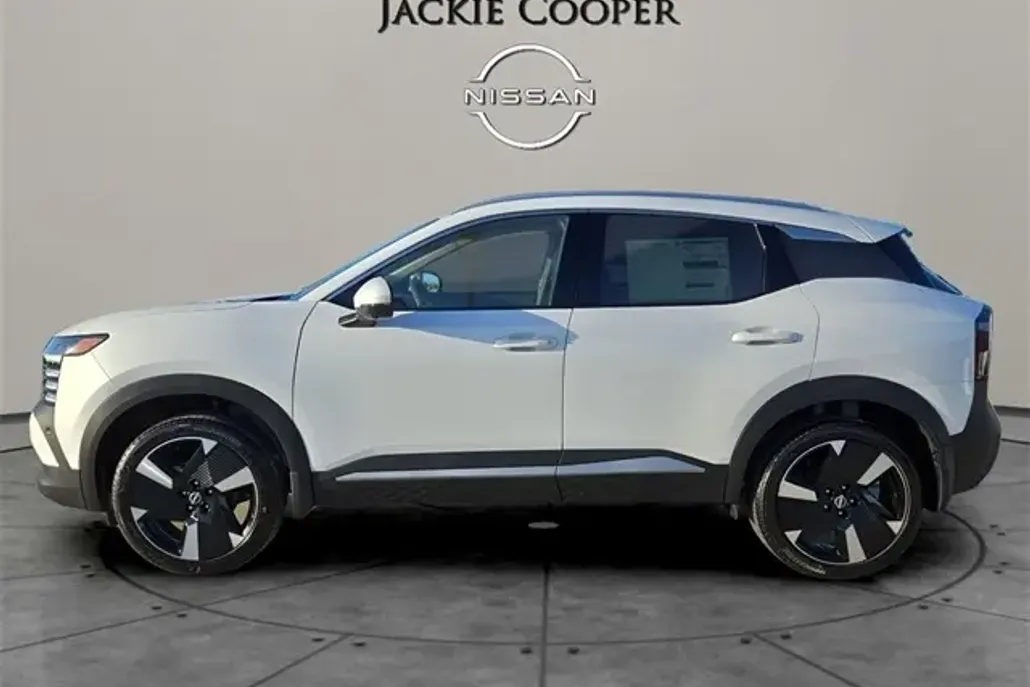 2025 Nissan Kicks SR photo 1