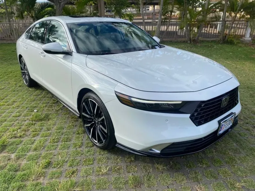 2025 Honda Accord Hybrid Touring photo 1