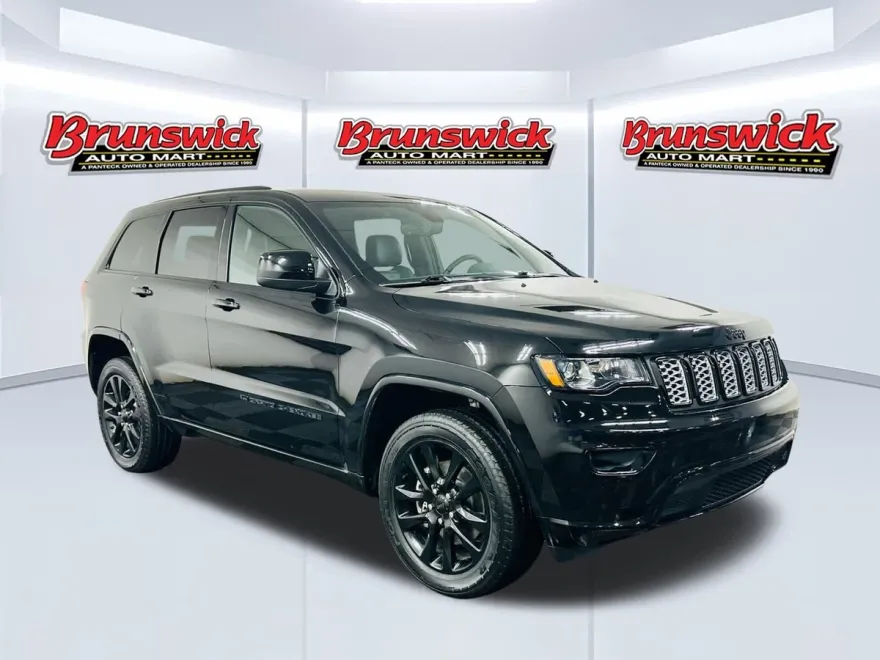 2022 Jeep Cherokee Laredo photo 1