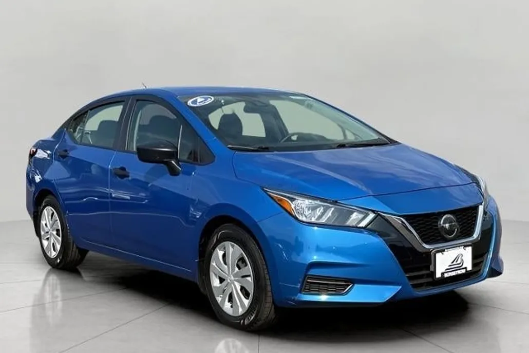 2022 Nissan Versa S photo 1