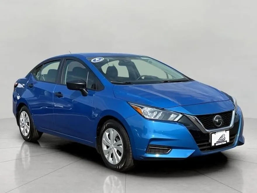 2022 Nissan Versa S photo 1
