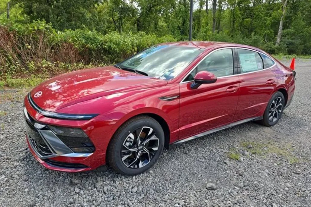2025 Hyundai Sonata SEL photo 1