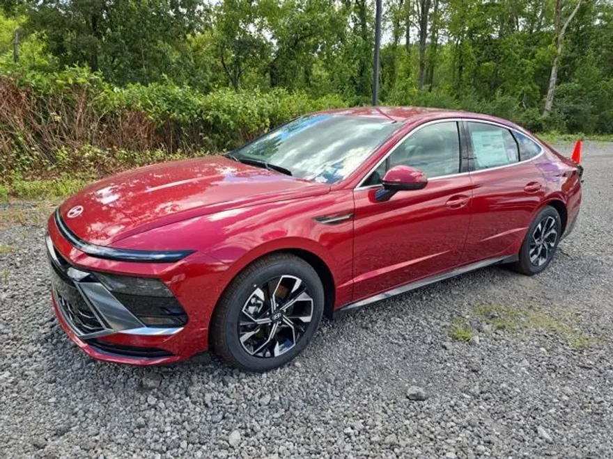 2025 Hyundai Sonata SEL photo 1