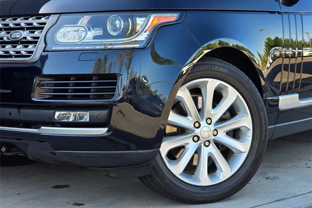 2016 Land Rover Range Rover HSE photo 1
