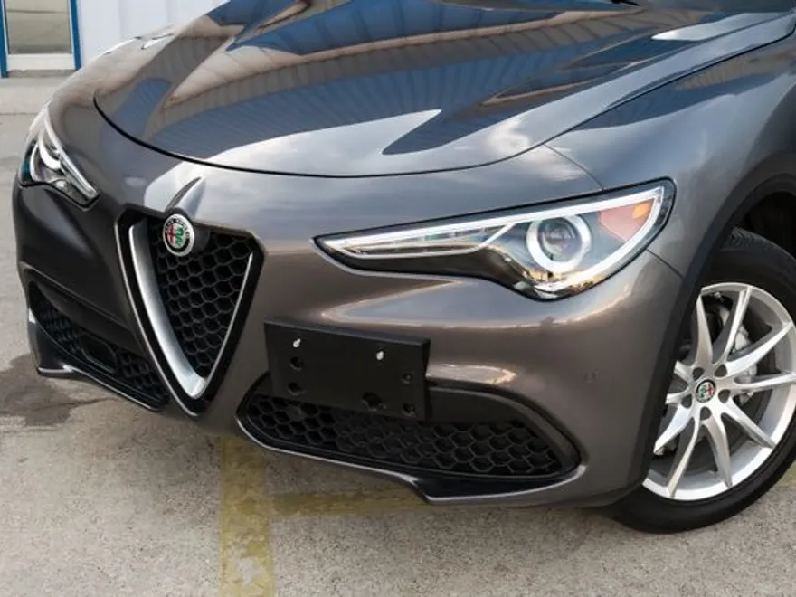 2018 Alfa Romeo Stelvio Ti photo 1