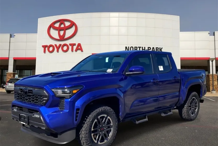 2025 Toyota Tacoma TRD Sport photo 1