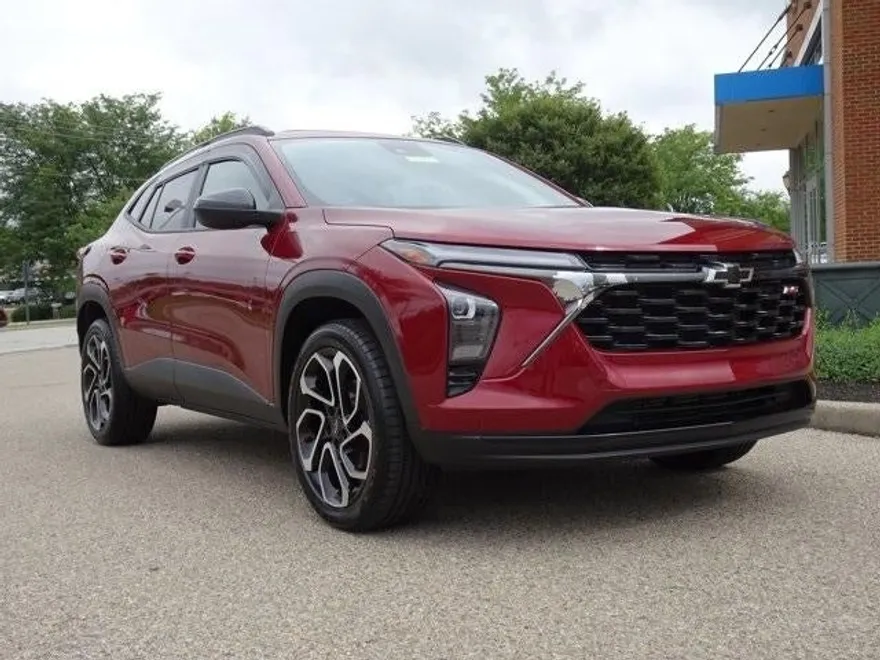 2024 Chevrolet Trax photo 1