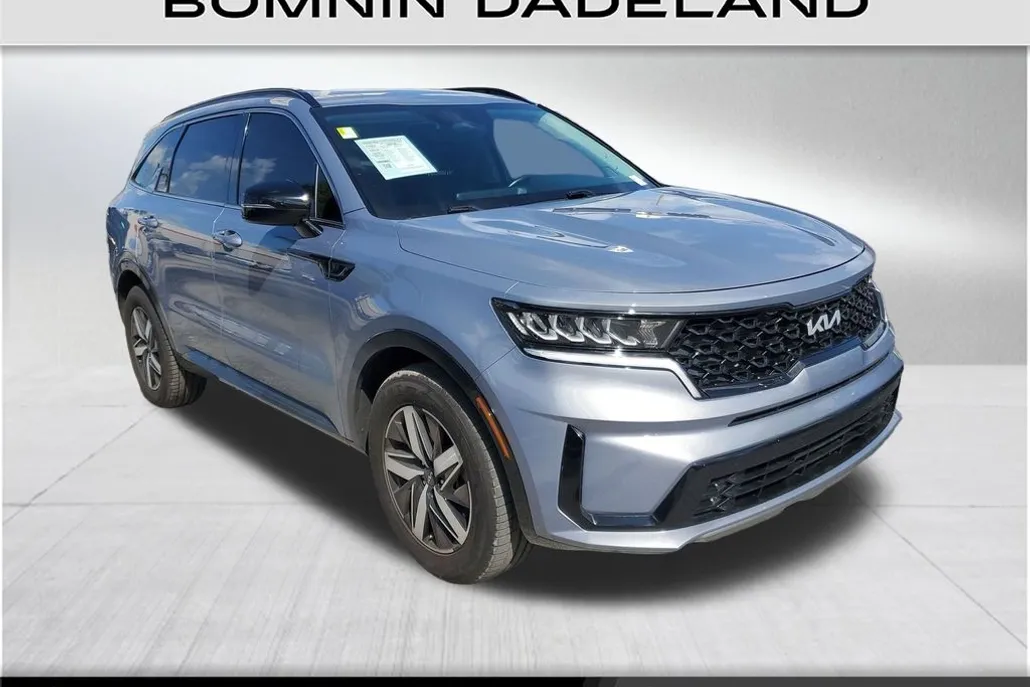 2022 Kia Sorento S photo 1