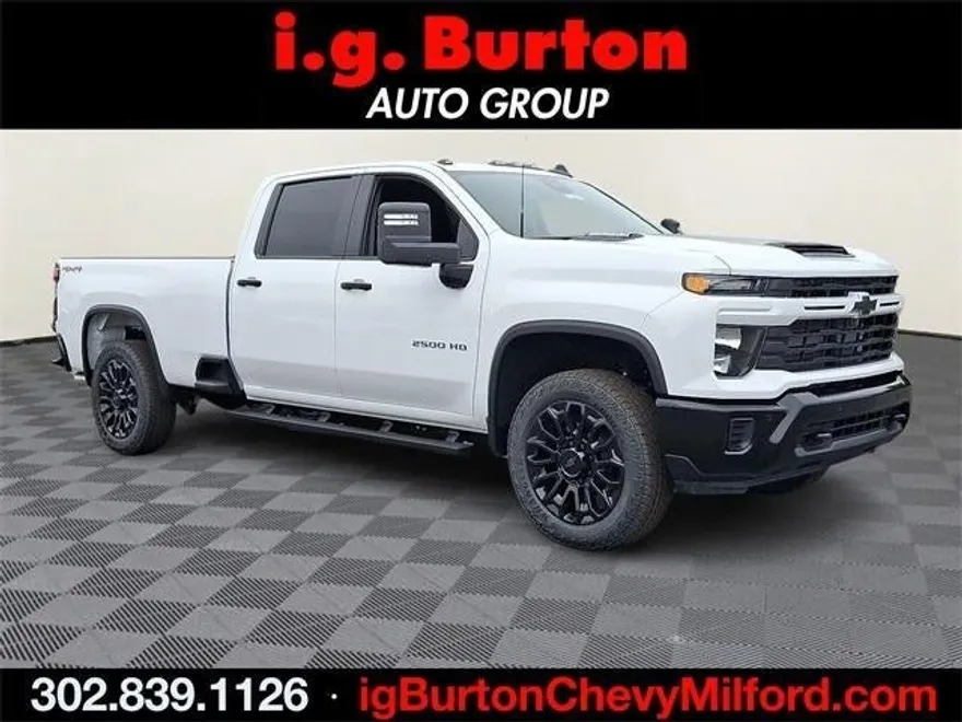 2026 Chevrolet Silverado 2500HD Custom photo 1