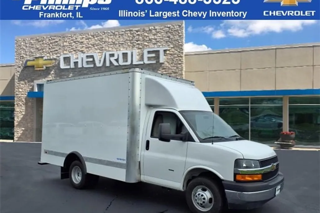 2025 Chevrolet Express 3500 Cutaway Van photo 1