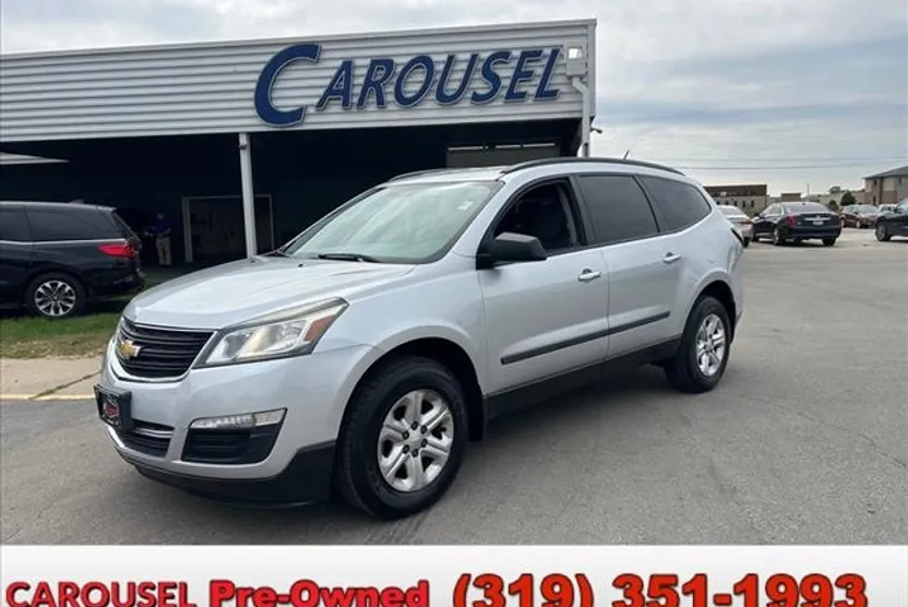 2017 Chevrolet Traverse LS photo 1