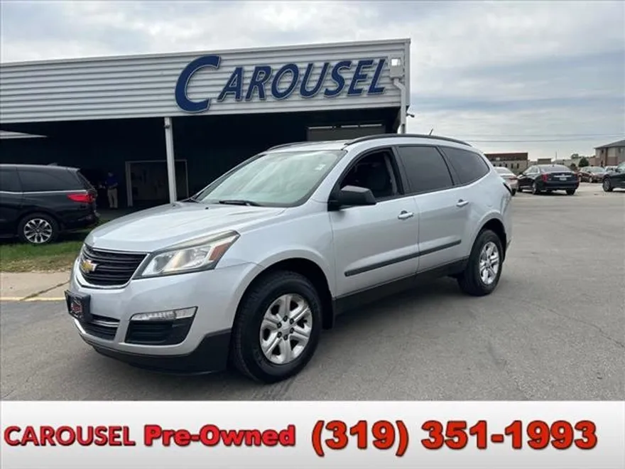 2017 Chevrolet Traverse LS photo 1