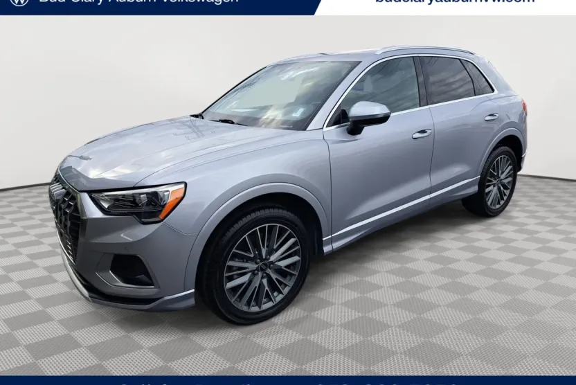2021 Audi Q3 Premium photo 1