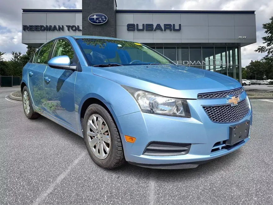 2011 Chevrolet Cruze LT photo 1
