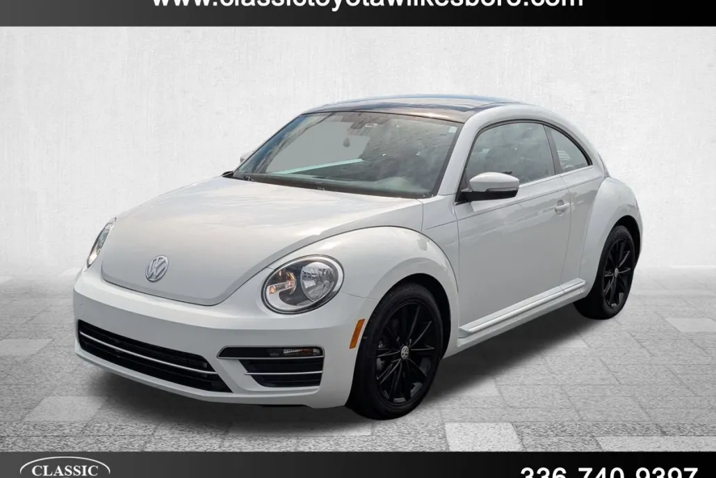 2019 Volkswagen Beetle SE photo 1