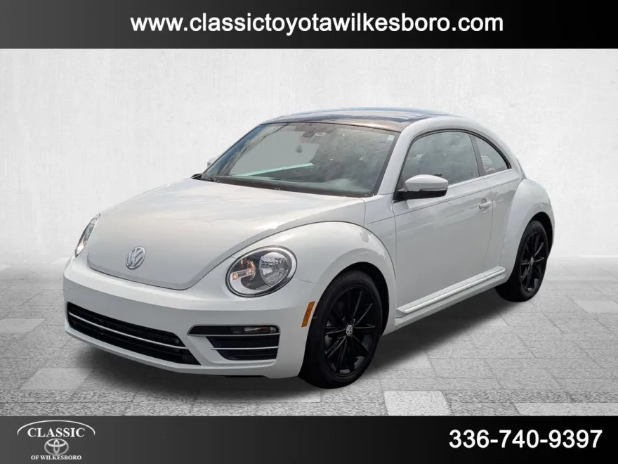 2019 Volkswagen Beetle SE photo 1