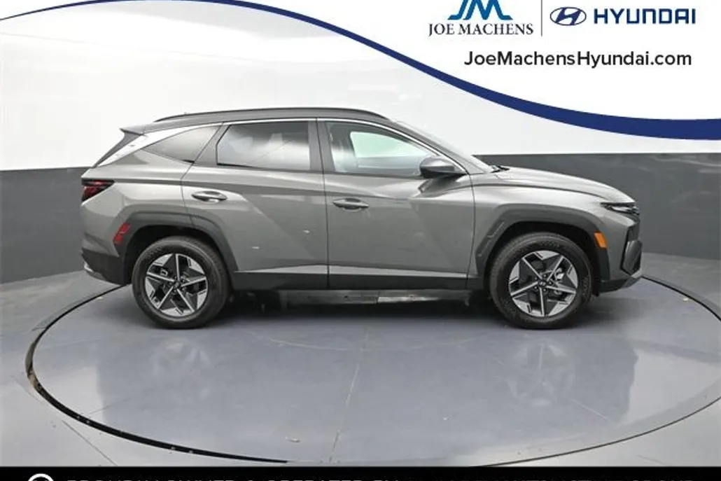 2025 Hyundai Tucson SEL photo 1