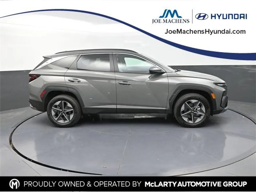 2025 Hyundai Tucson SEL photo 1